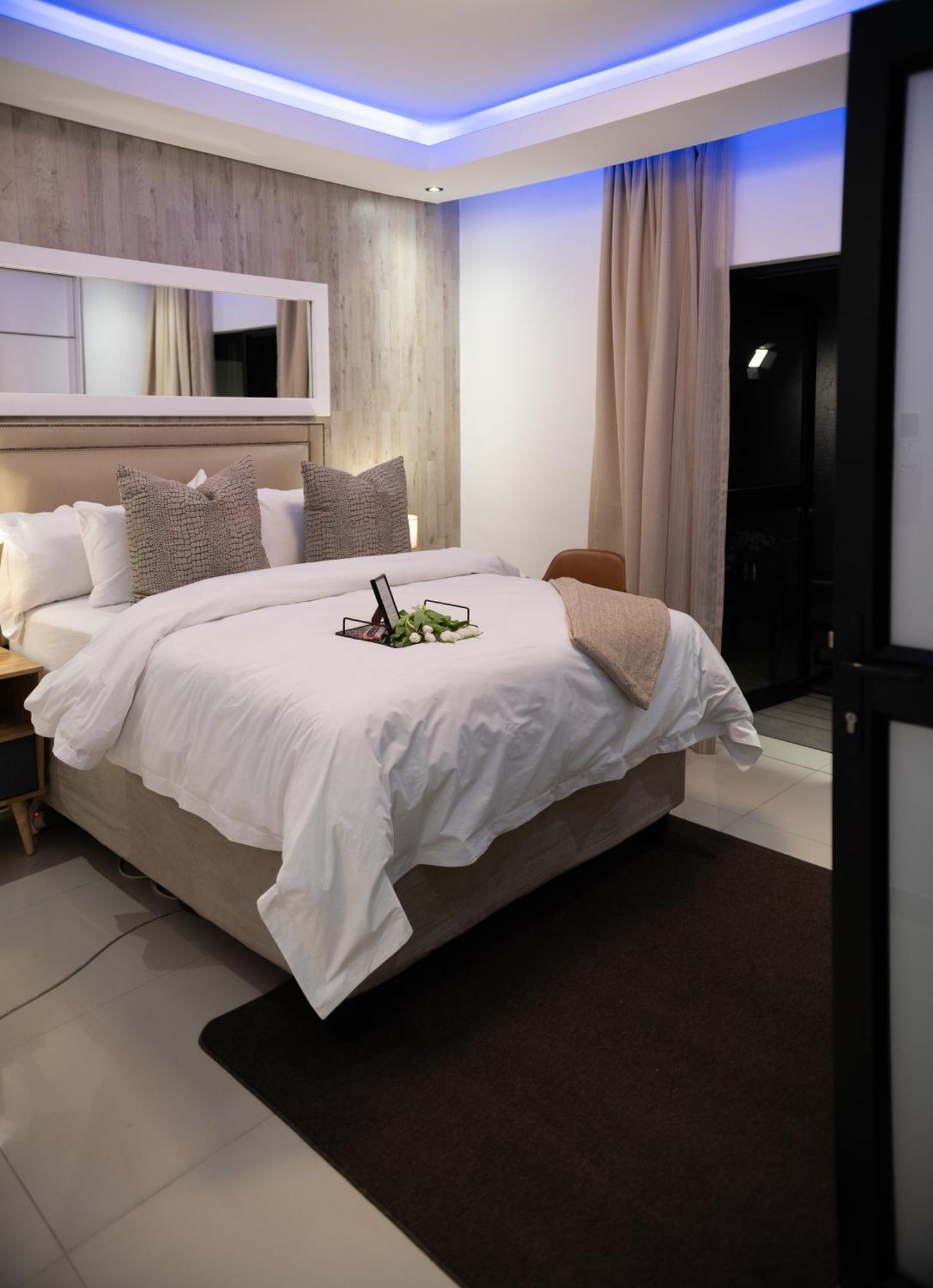 The Lofts Luxury Suites Windhoek Extérieur photo